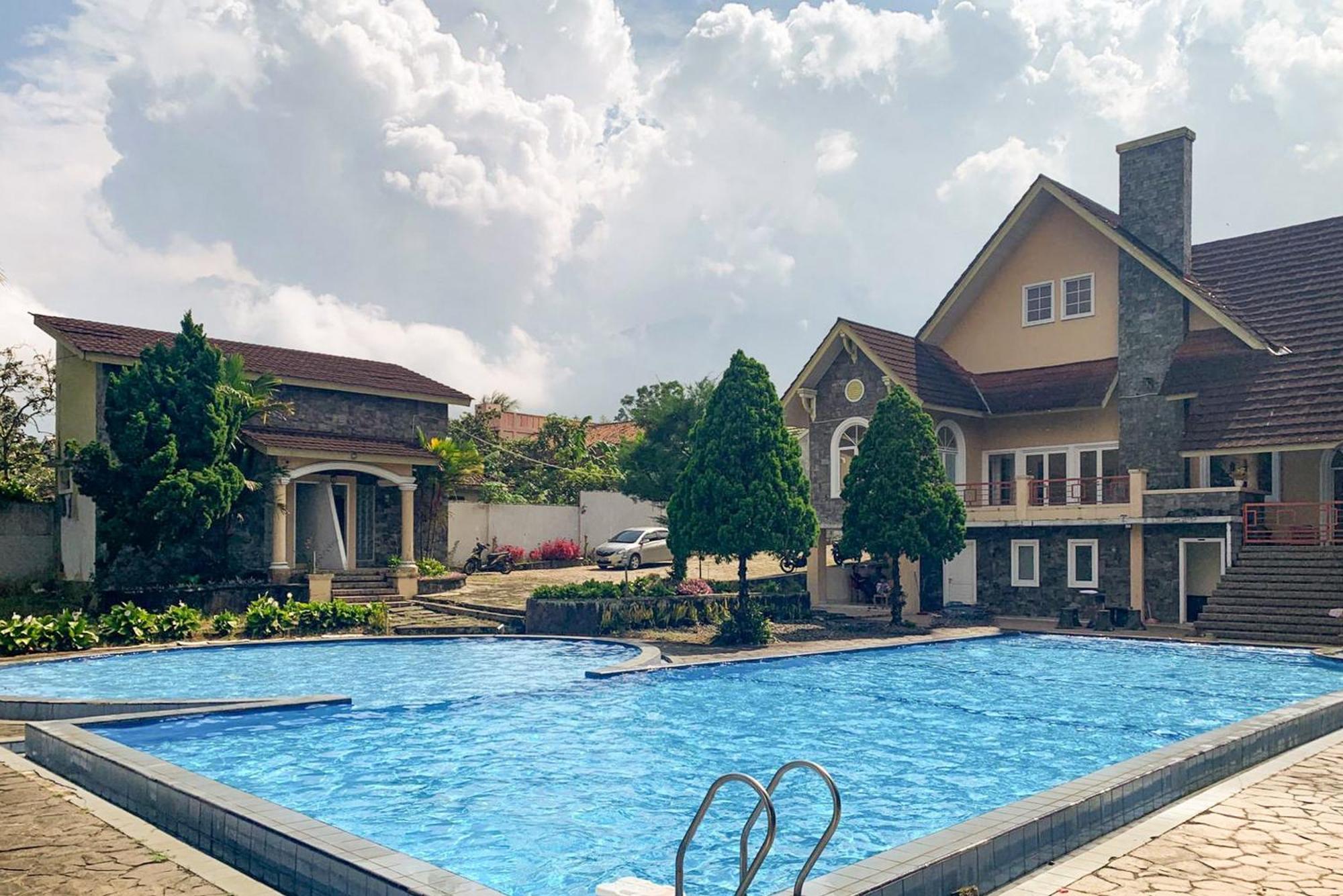 Urbanview Hotel Villa Q Gisting Bandjarnegeri Bagian luar foto